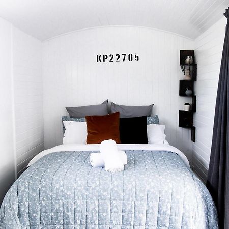 Rustic Rails Accommodation Dargaville Bagian luar foto